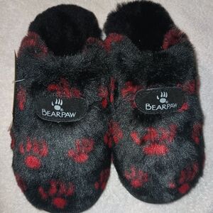 New with Tag's Women's Bear Paw Slippers size 6